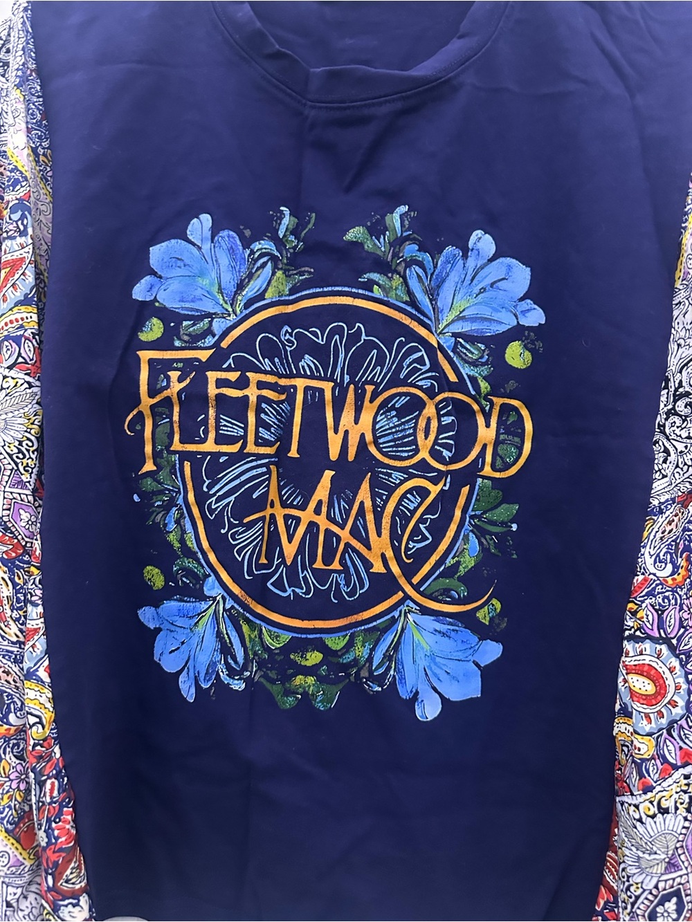Fleetwood Mac Graphic with Patterned open Sleeves - Navy & Multicolor Size M/L - Picture 3 of 5